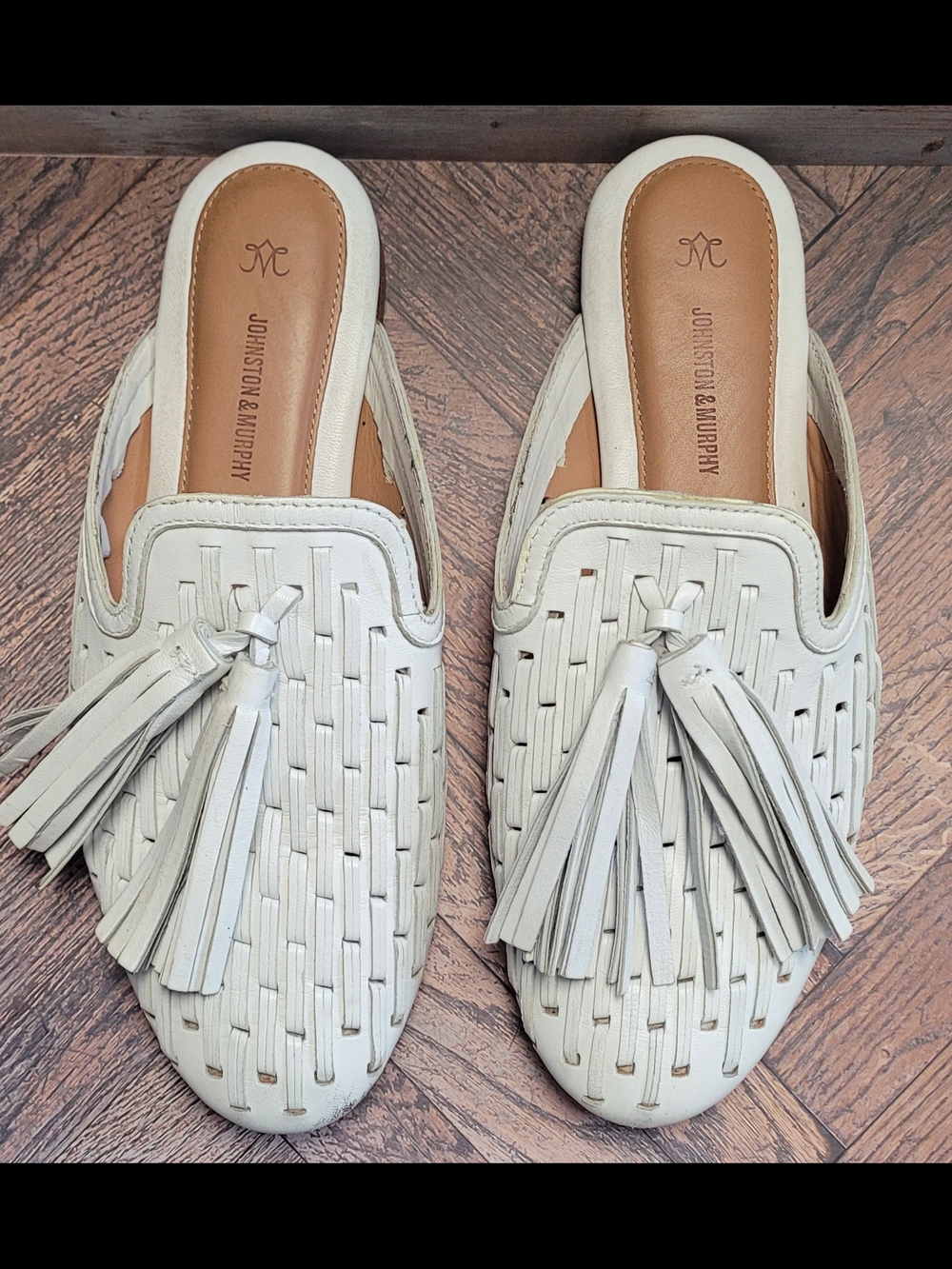 Johnston & Murphy Women's White Tassel Woven Leather Mules